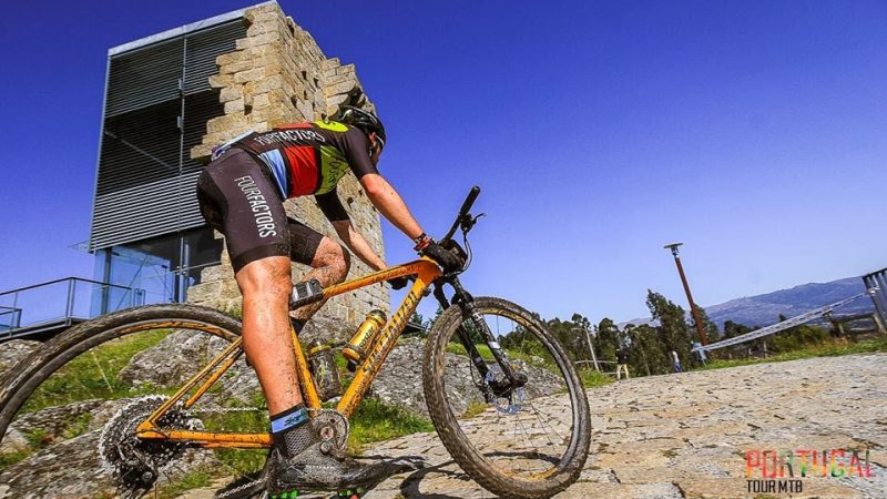 Xavier Jové brilla con un tercer puesto por equipos en la Portugal MTB